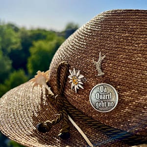 gaudiknopf-anstecker-hut-quartl_1x1